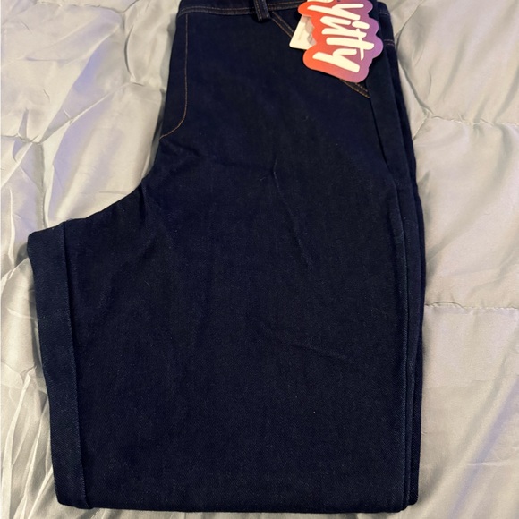 Yitty Denim Smoothing Stretch Jean
Size (XXL/1X)
Color: Navy - Picture 1 of 4